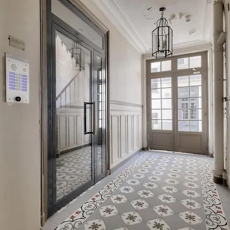 Apartament 2 Pieces Elegantes Bien Situe A Paryż
